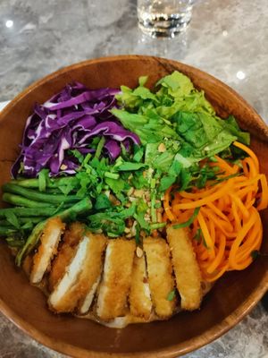 Siri bowl at Ver De in El Nido