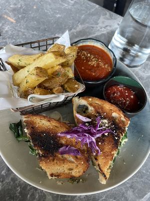 pesto grilled cheese   at Ver De in El Nido