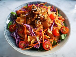 Asian Crunch Salad at Ver De in El Nido