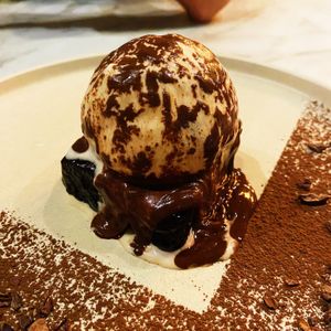 Chocolate brownie with ice creamm  at Ver De in El Nido