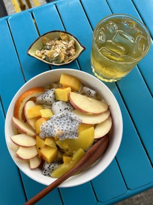 Yellow smoothiebowl 80.000k dong  at Hana Smoothie in Ho Chi Minh City