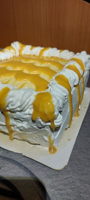 Salted-Caramel cake at Nomad CHEF in Munich