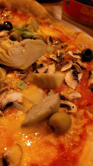 Pizza capricciosa at Pizza Bertoldi - Jakubská in Prague