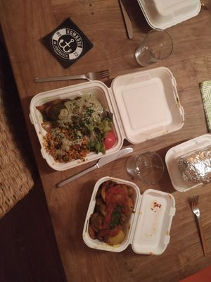 Take away ☺️👍 (Boxen kompostierbar) at Kombuse in Mannheim