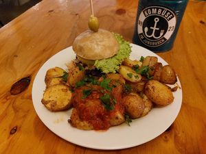 Seasonal burger: Dampfnudel at Kombuse in Mannheim