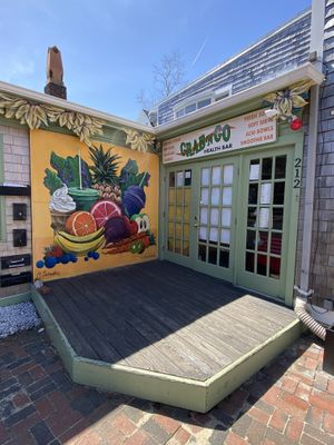 Entry  at Grab 'n Go Health Bar in Provincetown