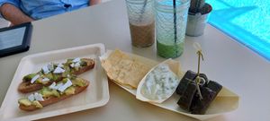 Smoothies, avocadotoast and dolmadakia with tsaziki at GOJI Vegan Hotel in Rhodes