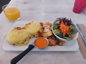 Vegan brunch :) at MeeT on Blanshard in Victoria