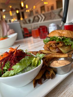 Meet Burger at MeeT on Blanshard in Victoria