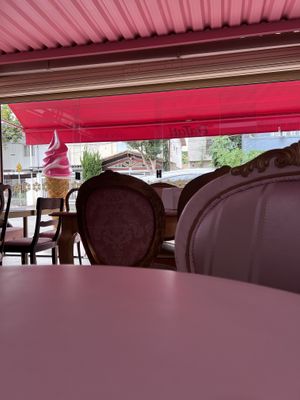 Mesas na frente  at Da Tati Café in Sao Paulo