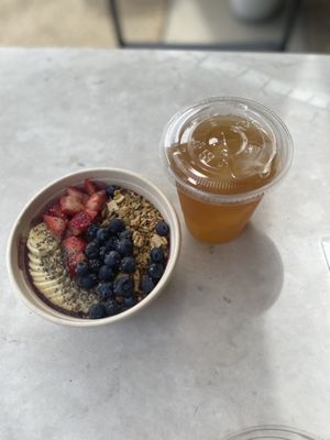 Antioxidant Super Berry Bowl + Lemon Ginger Cooler  at Fruitive in Virginia Beach
