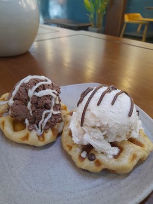 Chocolate and vanilla and waffles at Thanh Glado in Ho Chi Minh City