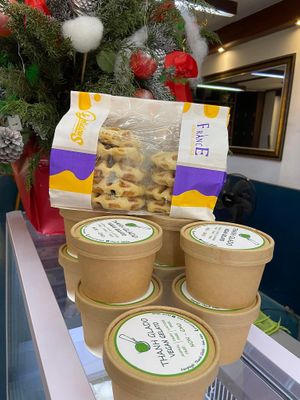 my customer having a Christmas party at the company, the customer requested delivery ice cream and waffle belgum at Thanh Glado in Ho Chi Minh City