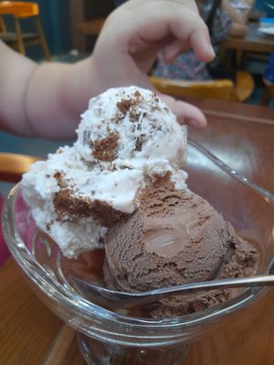 Chocolate and vanilla vegan icecream at Thanh Glado in Ho Chi Minh City