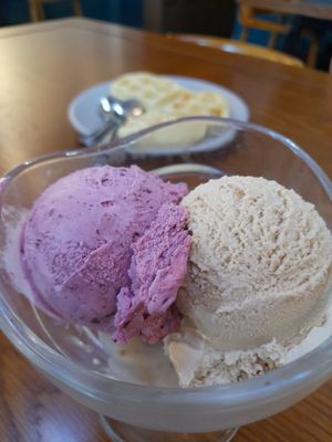 Blueberry and caramel vegan icecream at Thanh Glado in Ho Chi Minh City