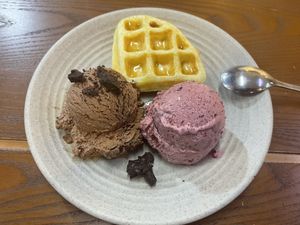 Chocolate and blueberry   at Thanh Glado in Ho Chi Minh City