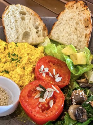 Vegan Tofu Scramble #Veganuary at Coffee & Thyme in 