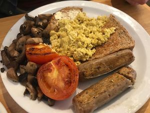 Vegan breakfast with tofu scramble at No Meating Place in Rugby