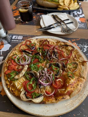 Vegan pizza at Albi in Malaga