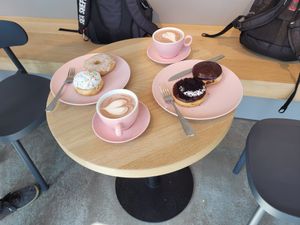 Donuts und heiße Schokolade at Brammibal's Donuts - Schanzenviertel in Hamburg