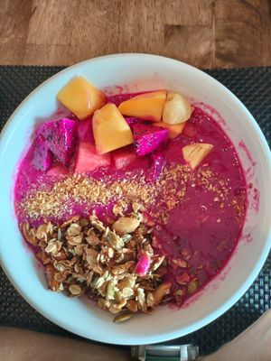 Smoothie bowl at Common Grounds Cafe in Siem Reap