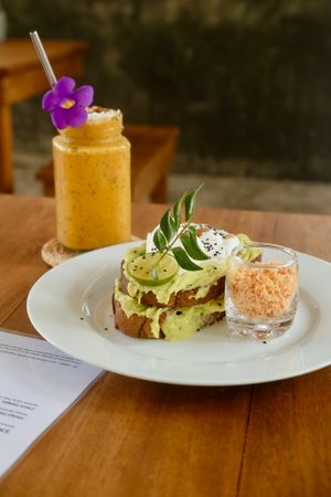 Avocado toast at Hey Mama in Mirissa