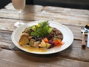 vegan twin curry plate
 at AUWA in Hyogo