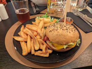 Burger Vegan avec frites at Well in Town in Orleans