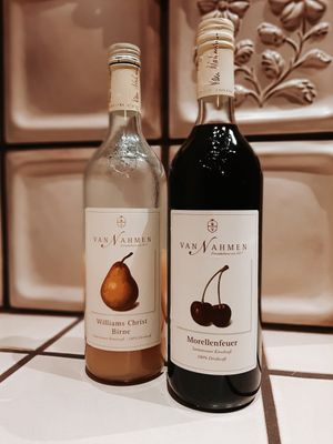 Williams Christ und Morellen Direktsaft at Obstkelterei van Nahmen in Hamminkeln