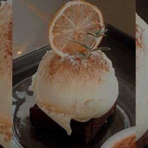 vegan brownie with icecream  at orrrn in Jeju