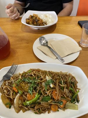Spicy sweet and sour tofu and veggie chow mein #Veganuary at Grace Kitchen & Sunny Pizza - Votualevu in Nadi
