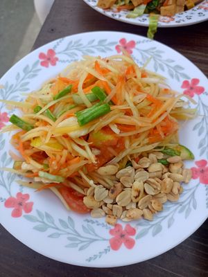 Papaya salad at Joy's Place in Pai