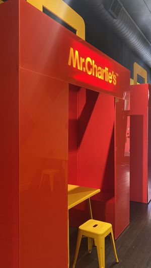 Cajitas donde podes sentarte a comer tranquilamente (muy bueno para la gente introvertida como yo 😂)  at Mr.Charlie's - San Francisco in San Francisco