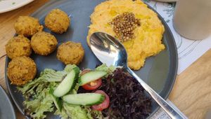  at Carob House in Madaba