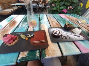 Der Schokokuchen war leider sehr trocken und ohne flüssigen Kern. at The Keep Garden Kitchen in Salzburg