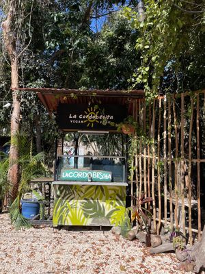 Stand on Calle 7 at La Cordobesita - La Veleta in Tulum