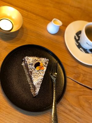 The no bake caramel pie, with chocolate and coconut is amazing. And with natural, non processed, biological ingredients. Also gluten-free. at Breakaway in Sint Geertruid