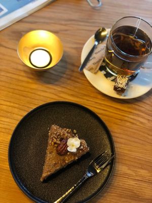 Pecan pie, made out of natural, non processed, biological ingredients. Also gluten-free. But above all: very tasty  at Breakaway in Sint Geertruid