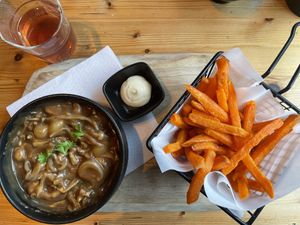 vegan ‘zuurvlees’ (sour meat) with sweet potato fries  at Breakaway in Sint Geertruid