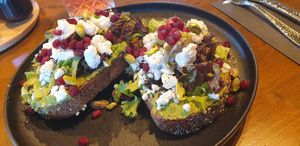 Avocado feta toast at Breakaway in Sint Geertruid
