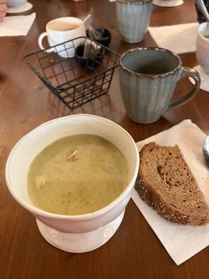 Broccoli soep  at Breakaway in Sint Geertruid