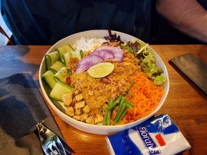 Gadogado bowl at Breakaway in Sint Geertruid
