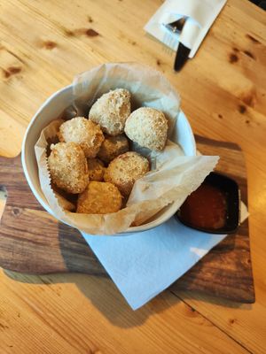 Nieuwe verslaving...Chilli Cheese Nuggets 🤤 at Breakaway in Sint Geertruid