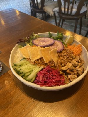 Gado gado bowl: tasty  at Breakaway in Sint Geertruid