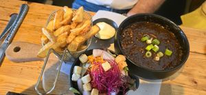 Fries, salad, "zoervleisj " at Breakaway in Sint Geertruid