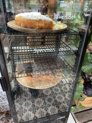 Cakes  at Breakaway in Sint Geertruid