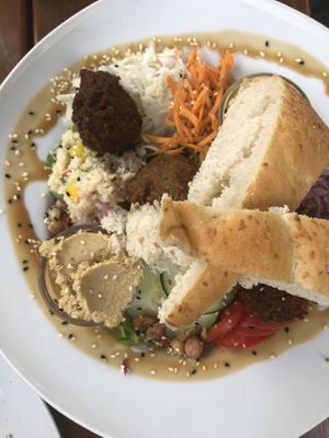 Falafel Teller (seeehr zu empfehlen!) at Cafe Erde in Graz