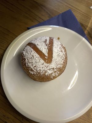 veganer Faschingskrapfen at Cafe Erde in Graz