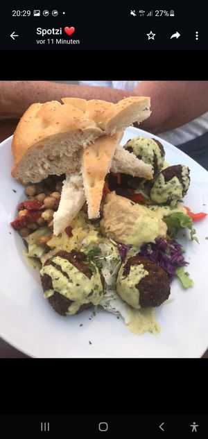 Falafel Teller at Cafe Erde in Graz