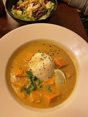 Süßkartoffel Curry   at Cafe Erde in Graz